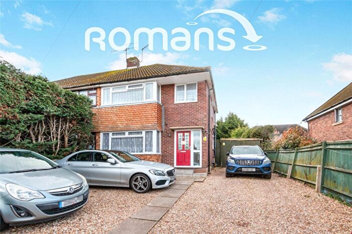 3 Bedroom Semi-Detached House To Rent In Fleet Road, Farnborough, GU14