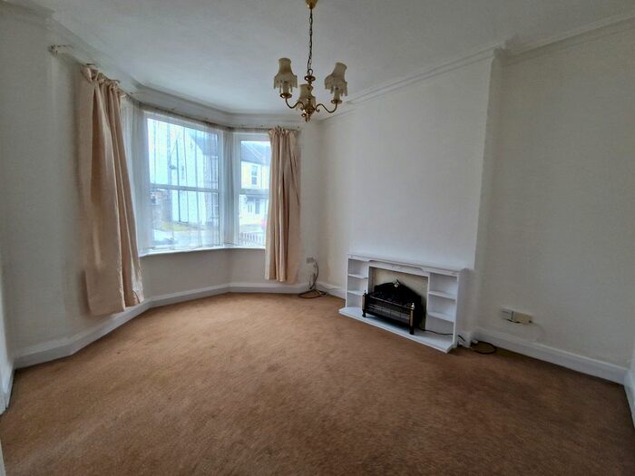 2 Bedroom Semi-Detached House To Rent In St Marys Road, Southend On Sea, Essex, SS2