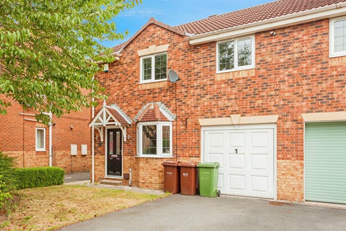 3 Bedroom Semi-Detached House For Sale In Hammerton Farm Avenue, Ryhill, Wakefield, WF4