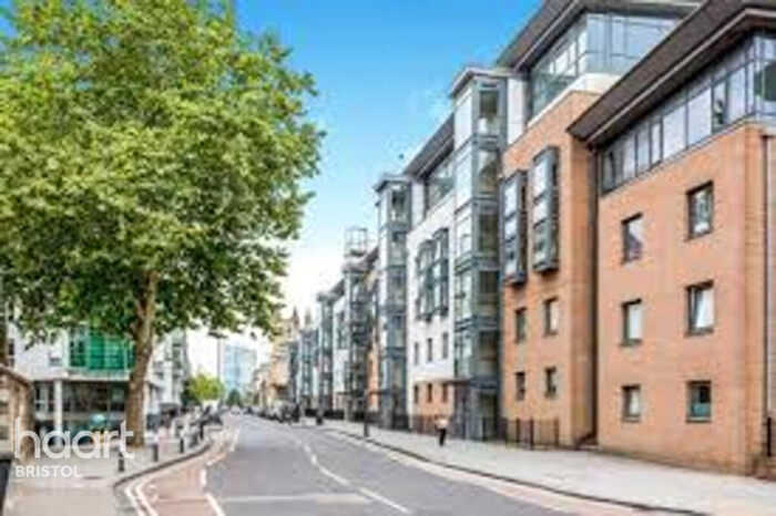 1 Bedroom Flat To Rent In Deanery Road, Bristol, BS1