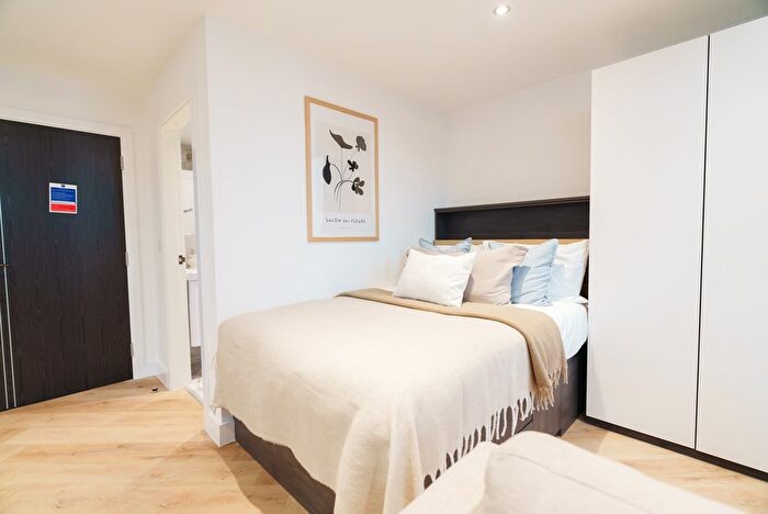 Studio To Rent In Apt, Churchill House Residence #, LS1
