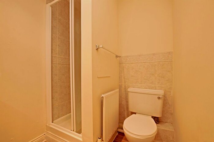 3 Bedroom Flat To Rent In Venneit Close, Oxford, OX1