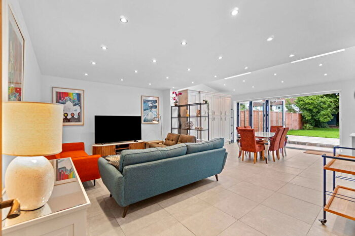 5 Bedroom Semi-Detached House For Sale In Broadlands Way, New Malden, KT3