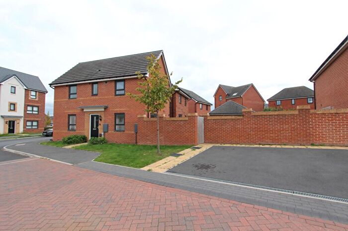 3 Bedroom Detached House To Rent In Rotherfields, Waverley, S60