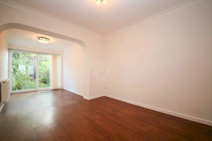 3 Bedroom Link Detached House For Sale In Whitehall Avenue, Appley Bridge, Wigan, Lancashire, WN6