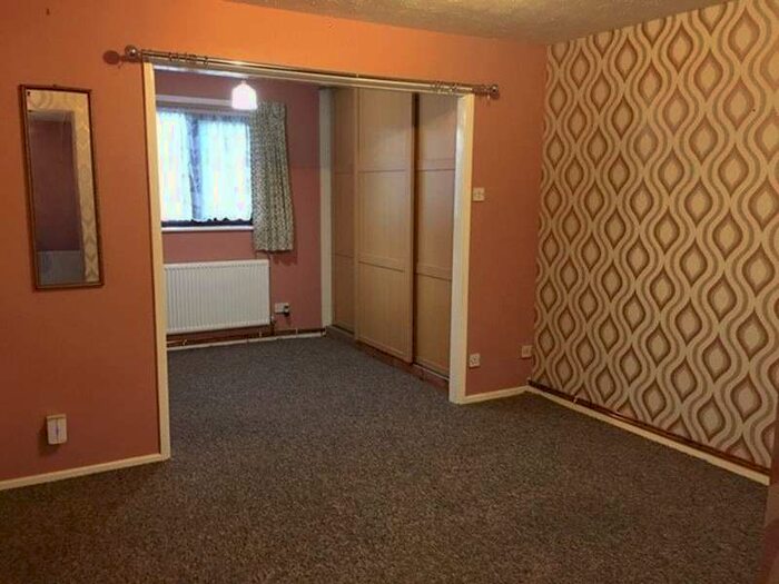 1 Bedroom Flat To Rent In Eltham Close, WA8