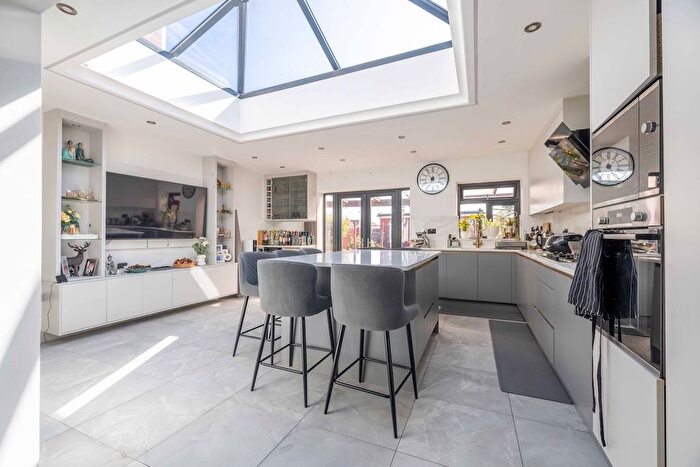 3 Bedroom Terraced House For Sale In Minster Way, Langley, SL3
