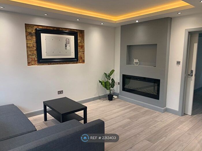 1 Bedroom Flat To Rent In Green Lanes, London, N16