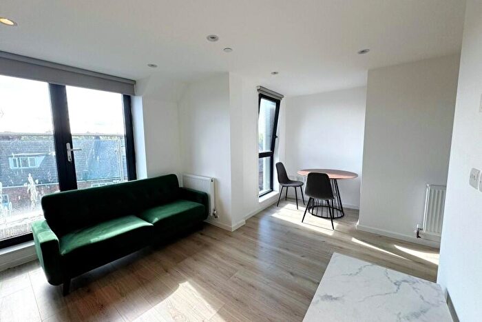 2 Bedroom Apartment To Rent In Woking, Surrey, GU21