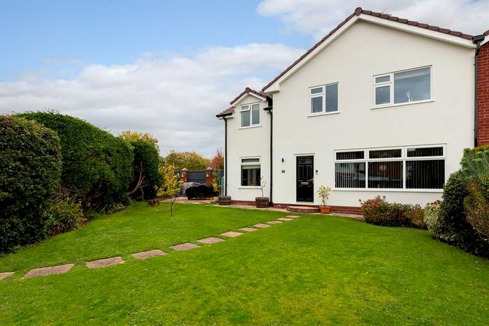 4 Bedroom Semi-Detached House For Sale In Crossfields, Tarvin, Chester, CH3