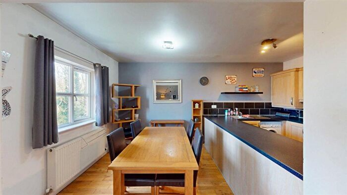 2 Bedroom Flat For Sale In Dorchester Avenue, Walton Le Dale, Preston, PR5