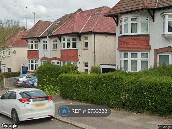 2 Bedroom Flat To Rent In Beaconsfield Road, London, N11