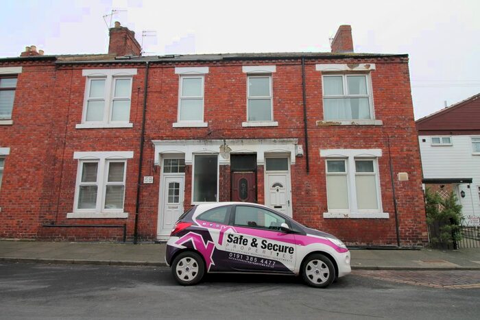 2 Bedroom Flat To Rent In Hyde Street, South Shields, NE33