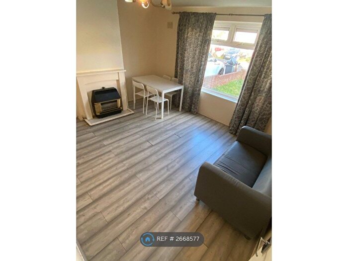1 Bedroom Flat To Rent In Stanley Avenue, Barking, IG11