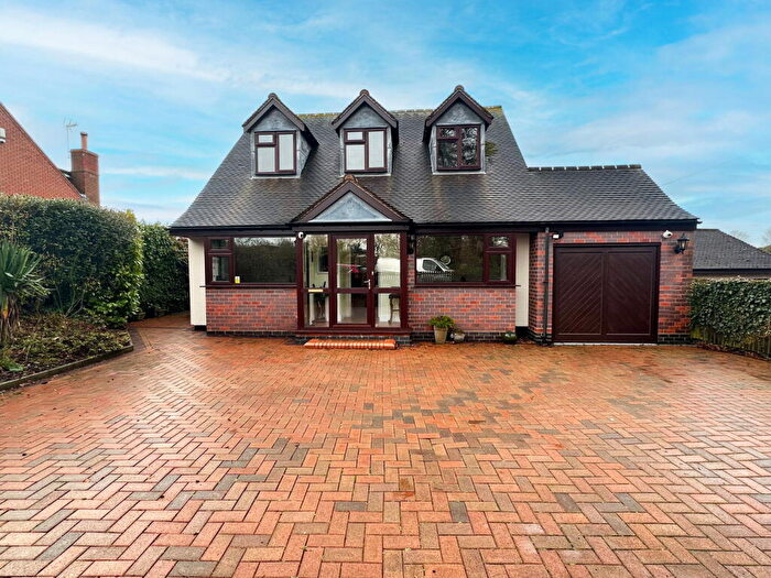 3 Bedroom Detached Bungalow For Sale In The Fordrough, Off Truemans Heath Lane, Shirley, B90