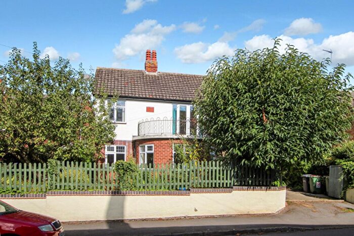 3 Bedroom Detached House For Sale In Main Street, DE12