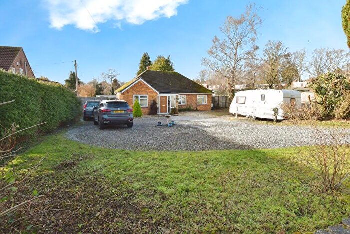 3 Bedroom Detached Bungalow For Sale In The Avenue, Porton, SP4