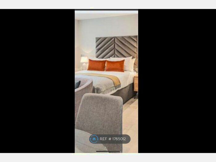 2 Bedroom Flat To Rent In Colonial Road, Slough, SL1