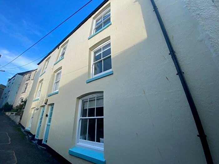2 Bedroom Property To Rent In Cliff Street, St. Austell, PL26