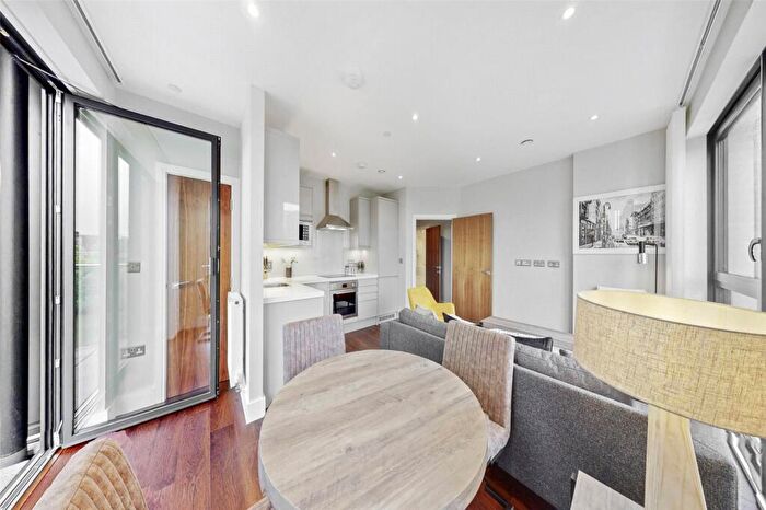 1 Bedroom Flat For Sale In Avalon Point - Orchard Wharf, E14
