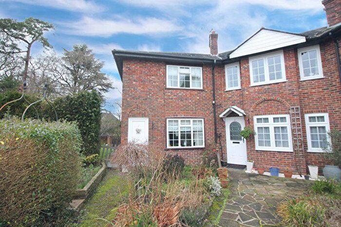 3 Bedroom House For Sale In Tadworth, KT20