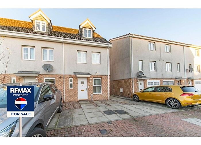 3 Bedroom Town House For Sale In Queens Crescent, Livingston, EH54
