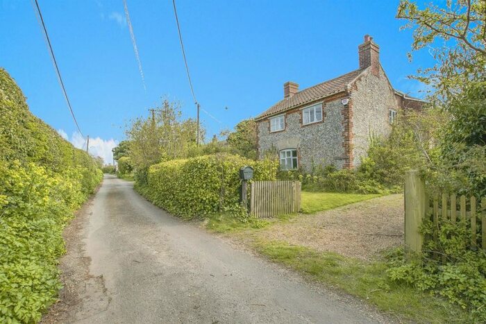 5 Bedroom Character Property For Sale In Church Road, Sea Palling, Norwich, NR12