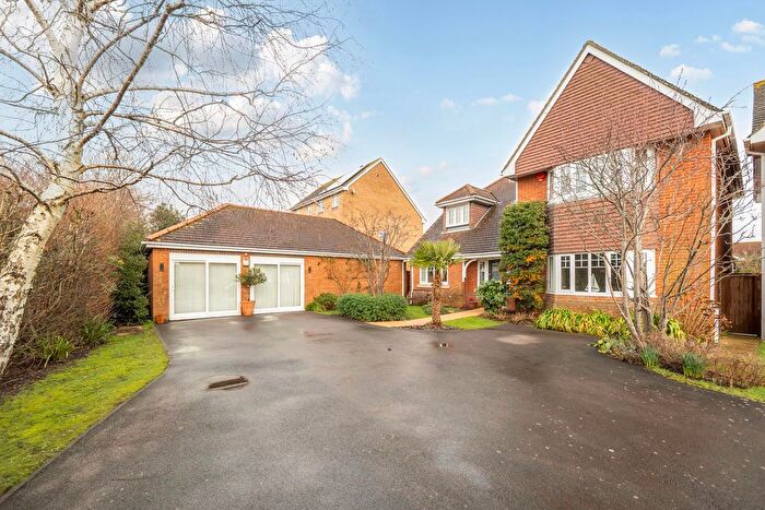 4 Bedroom Detached House For Sale In Darwin Close, Lee-On-The-Solent, PO13