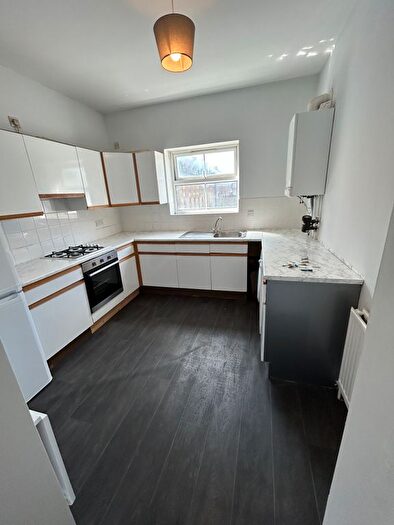 2 Bedroom Flat To Rent In Quaker Street, London, E1