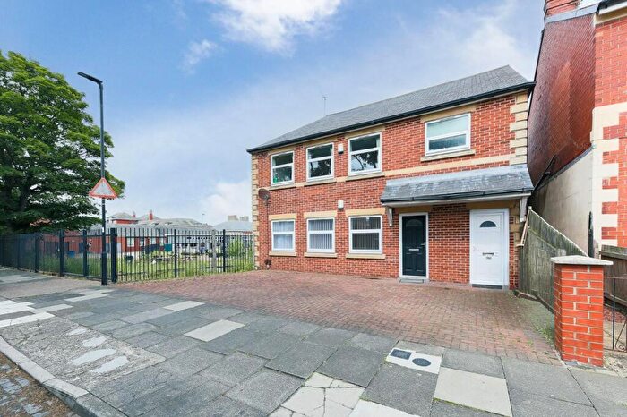 2 Bedroom Flat For Sale In Lovaine Avenue, Whitley Bay, NE25