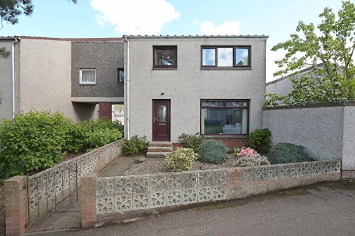 4 Bedroom Semi-Detached House For Sale In Pipeland Walk, St Andrews, KY16