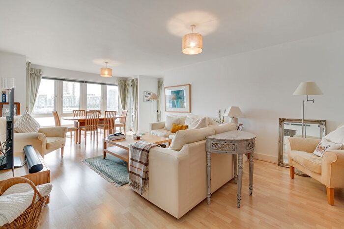 2 Bedroom Flat For Sale In St. Davids Square, London, E14