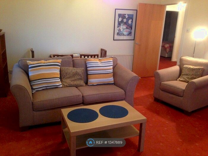 2 Bedroom Flat To Rent In Gylemuir Road, Edinburgh, EH12