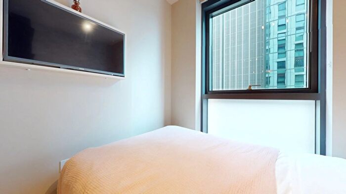 Studio To Rent In Crossharbour Plaza, London, E14