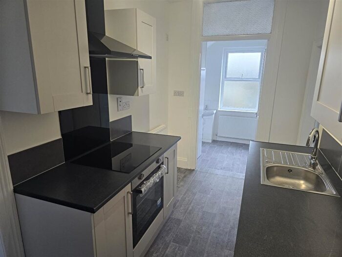 1 Bedroom Flat To Rent In Audnam, Amblecote, Stourbridge, DY8