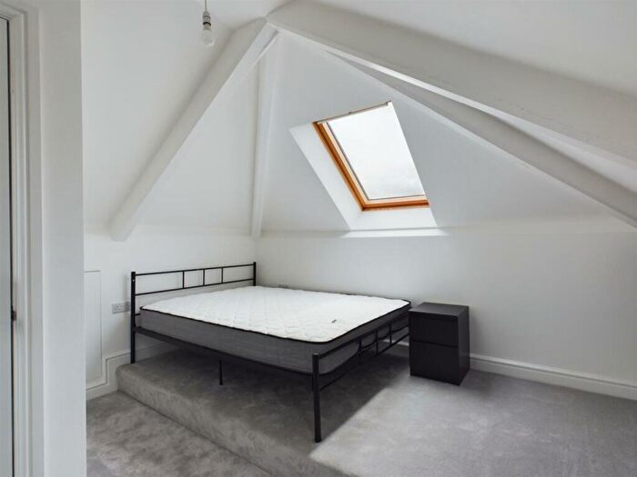 4 Bedroom Flat To Rent In High Street, Bristol, BS16
