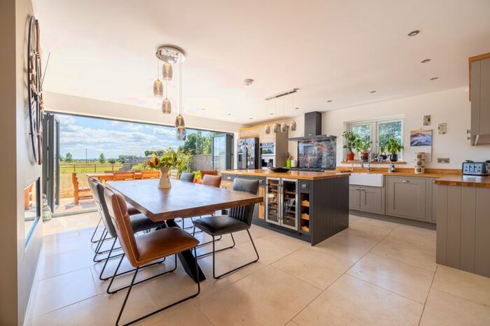 4 Bedroom Detached House For Sale In Pibsbury, Langport, TA10