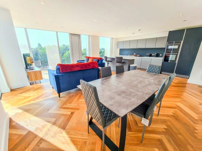 3 Bedroom Flat To Rent In South Tower, Deansgate Square, Owen Street, Manchester, M15