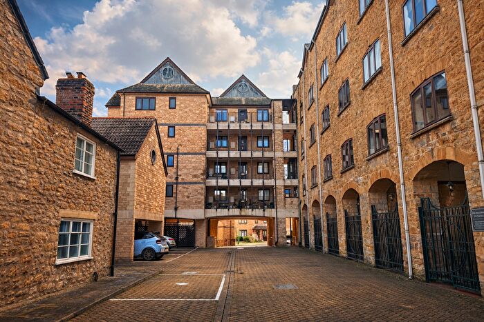 2 Bedroom Flat For Sale In Raleigh Court, Sherborne, DT9