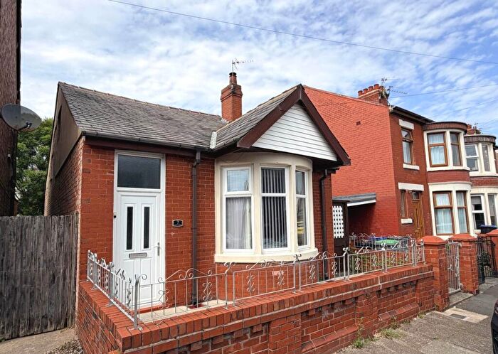 4 Bedroom Detached Bungalow For Sale In Romney Avenue, Blackpool, FY4