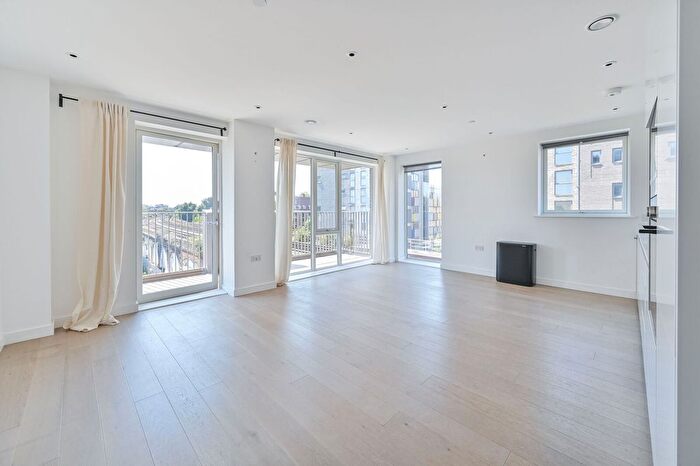 2 Bedroom Flat For Sale In Camberwell Road, Camberwell, London, SE5