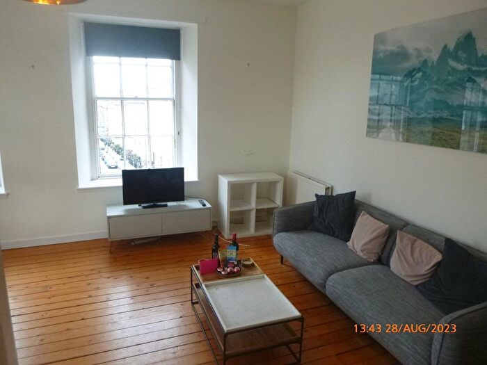 2 Bedroom Flat To Rent In St. Stephen Street, New Town, Edinburgh, EH3