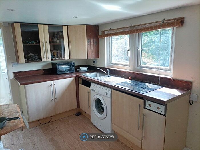 2 Bedroom Flat To Rent In Redland, Bristol, BS6