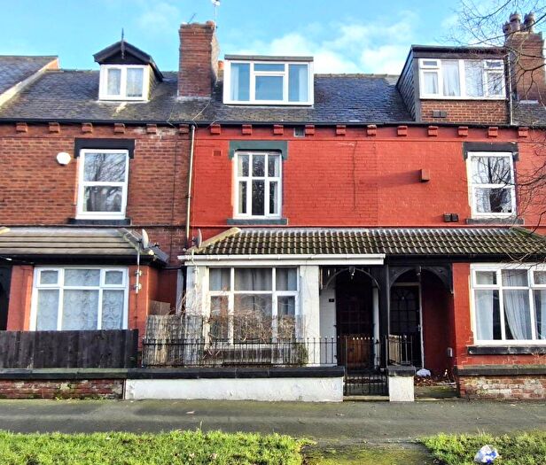 4 Bedroom Terraced House For Sale In Victoria Avenue, Leeds, LS9