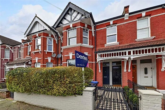 3 Bedroom Maisonette To Rent In Wotton Road, London, NW2