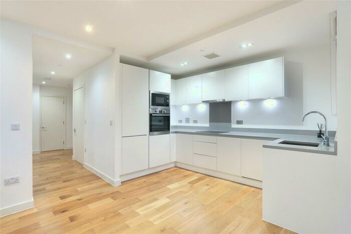 2 Bedroom Apartment To Rent In Palmers Road, Bethnal, London, E2