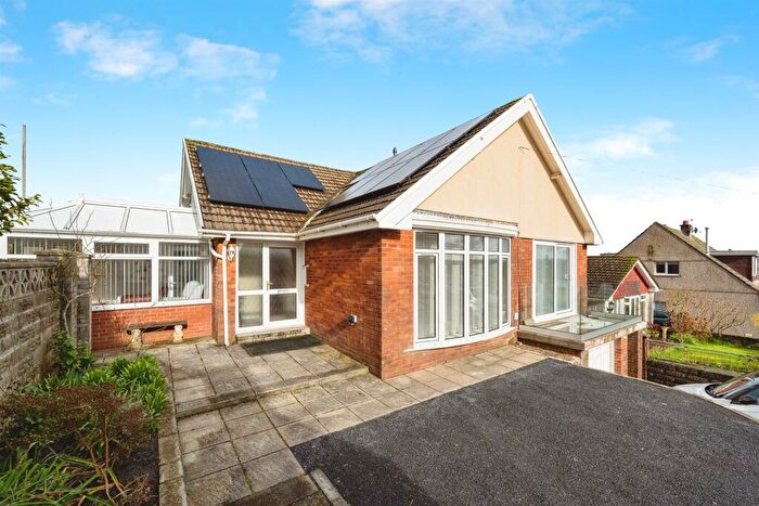 3 Bedroom Detached Bungalow For Sale In Cleviston Park, Llangennech, Llanelli, SA14