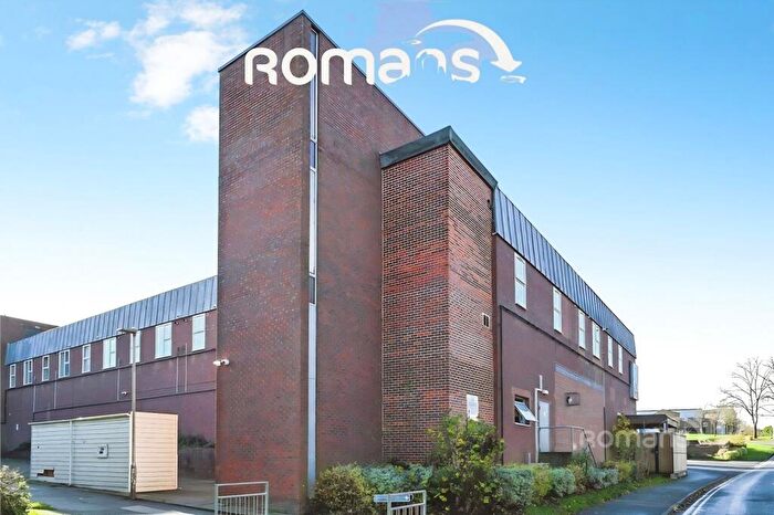 2 Bedroom Flat To Rent In Temple Moore House, Liscombe, Bracknell, RG12