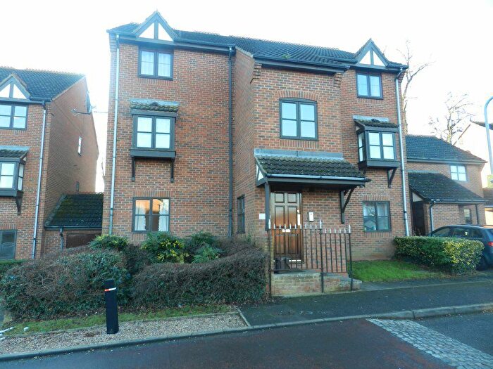 1 Bedroom Flat To Rent In Weedon, NN7