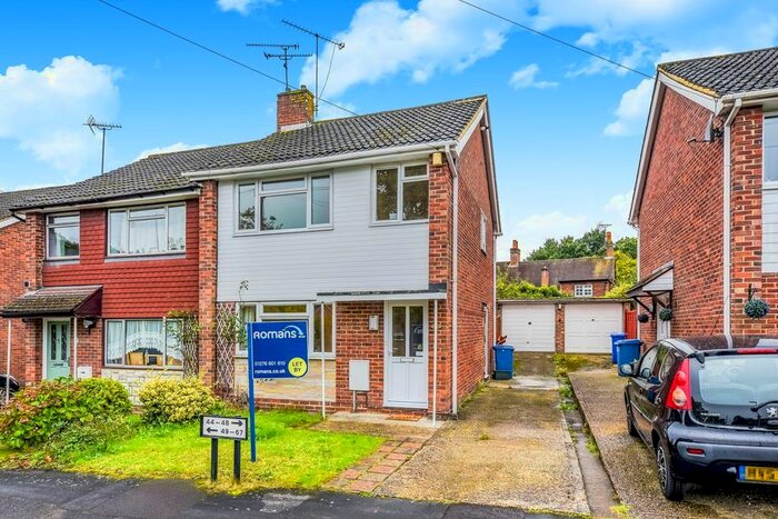 3 Bedroom Semi Detached House To Rent In Maple Gardens, Yateley, GU46